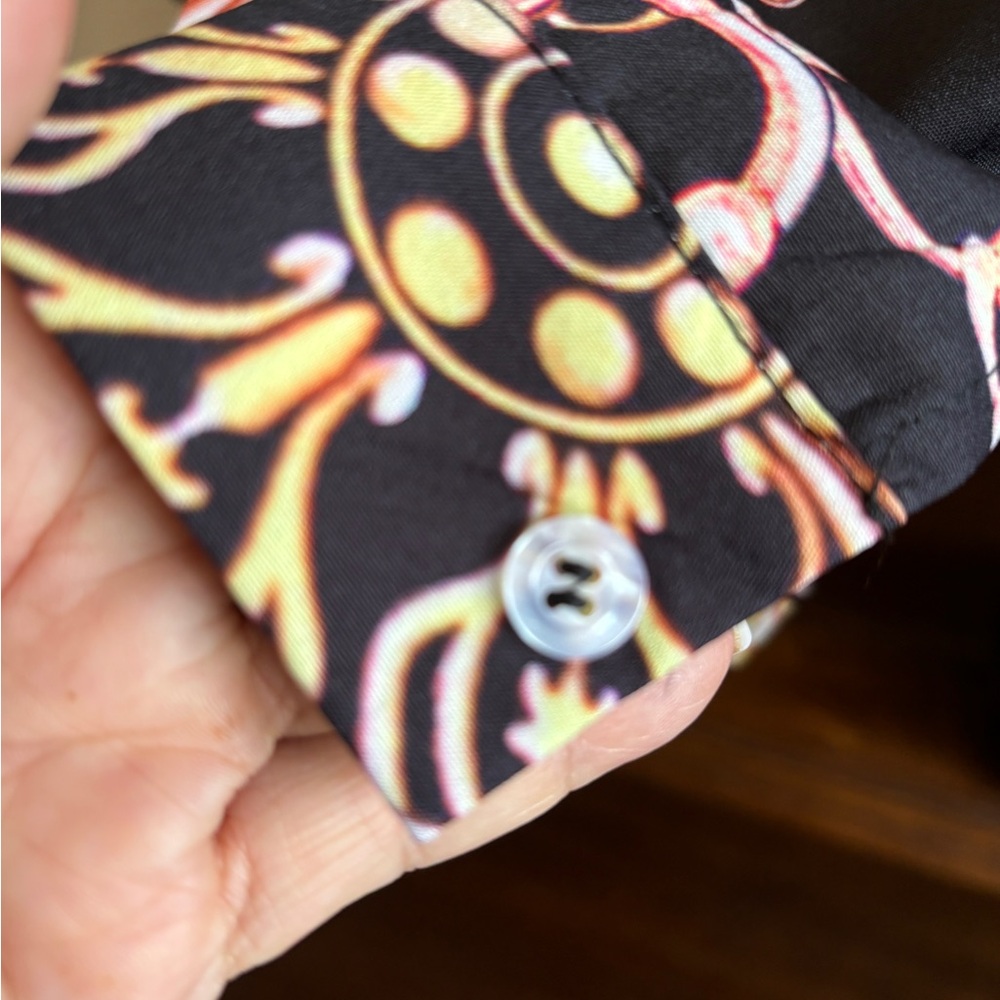 NWT- BLOUSE - Picture 4 of 14